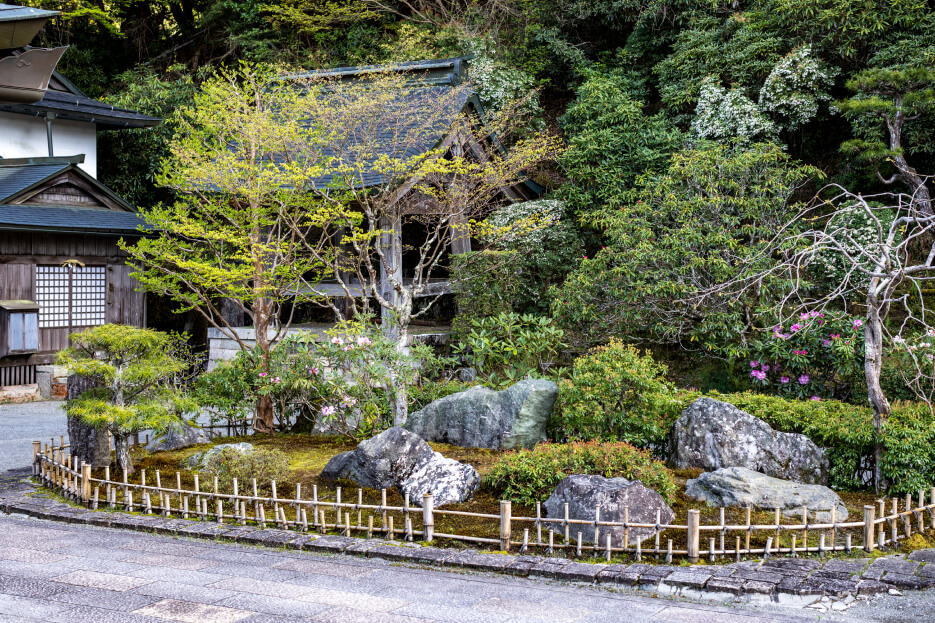 境内・庭園 | 高野山 持明院 公式サイト